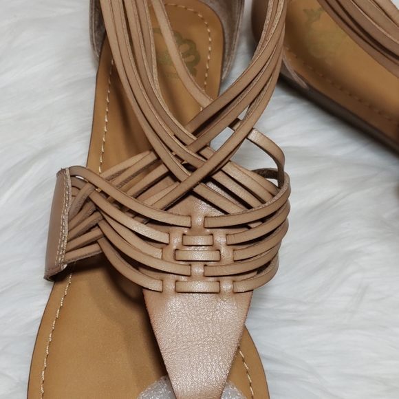 NEW- Fergalicious By Fergie Tizzy Sandals - Picture 4 of 7